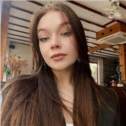 Étudiante en 1ère année au LEA à l'Université Aix-Marseille. Je m'efforce toujours de me développer. J’ai un certificat IELTS 6.0